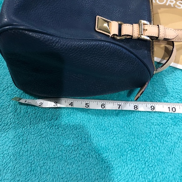 Michael Kors bag used one time! - Picture 4 of 8